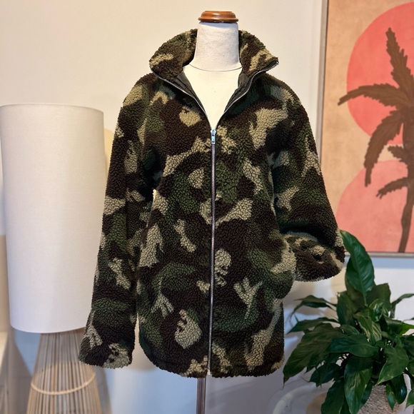 Boohoo Teddy Jacket - Picture 3 of 4